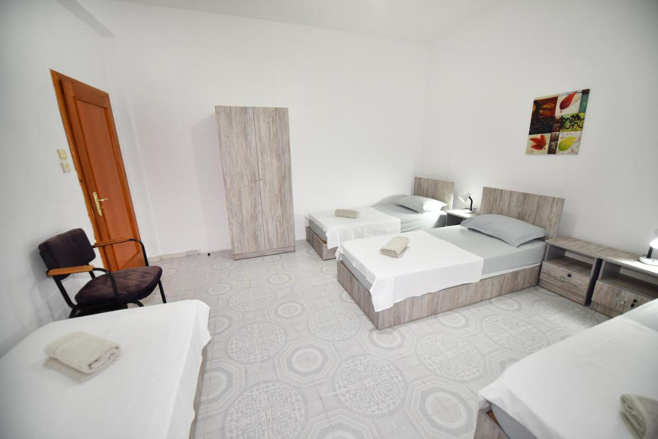 12 B&B Shkodër Eksteriør billede