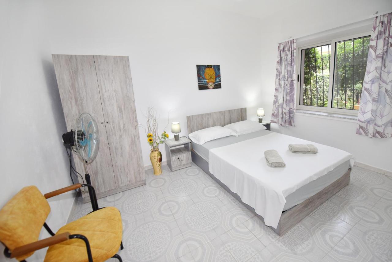 12 B&B Shkodër Eksteriør billede